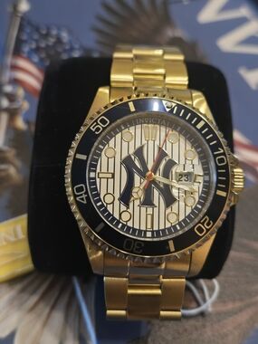 Invicta Gold and Navy New York Yankees Dive Watch